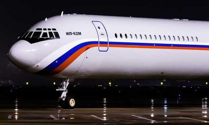 Российская делегация Мединского полетела в Стамбул на военном самолёте Ил-62М