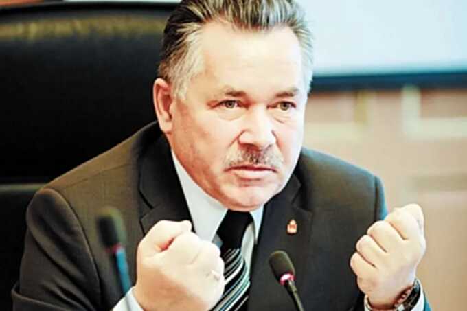 Экс-депутату Плюснину дали срок за аферу с квартирами для сирот